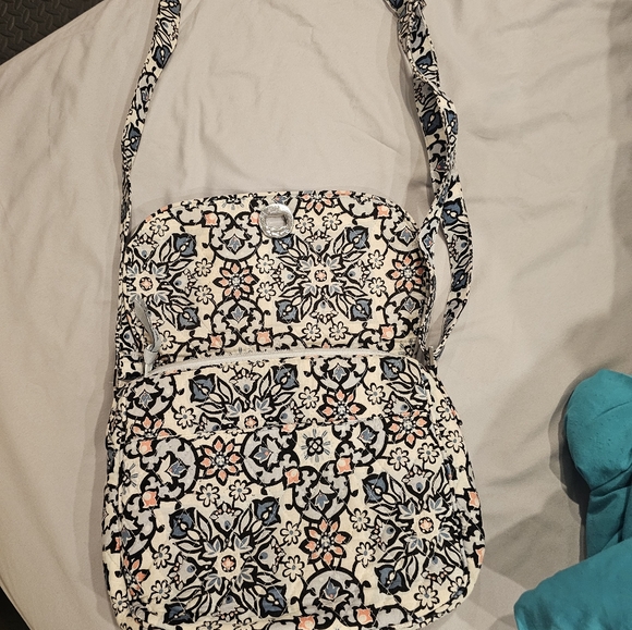 Vera Bradley crossbody - Picture 3 of 3